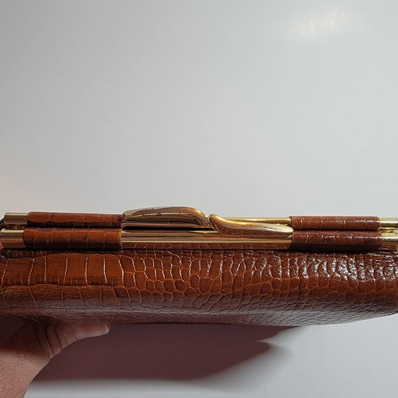 Etienne Aigner Vintage Leather Wallet - Picture 4 of 16